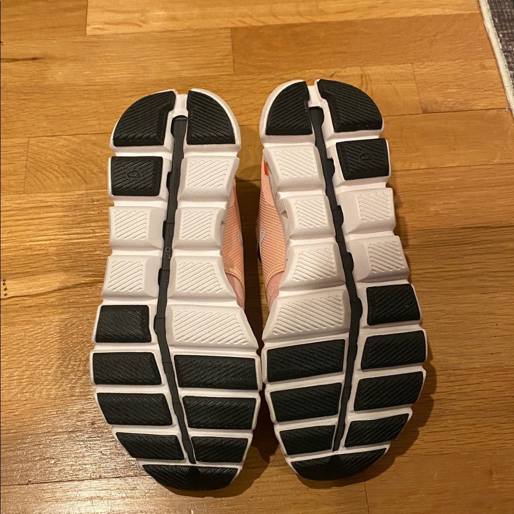 ON Women’s Cloud X3 Low Top Sneakers. - Picture 5 of 7
